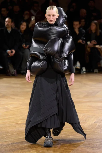 Look 15